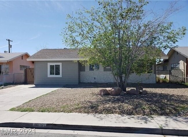 property at 3115 E Dillon Ave