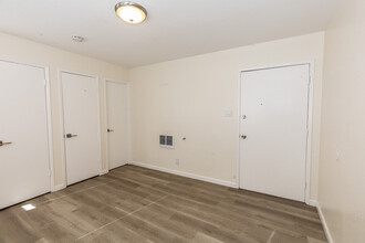 590 Ralston Ave, Unit 7 in Belmont, CA - Building Photo - Building Photo