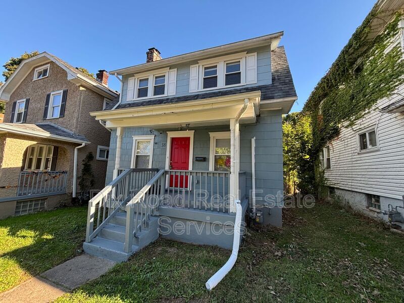38 Laura Ave in Dayton, OH - Building Photo