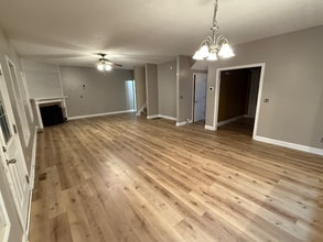 314 Vineland Pl Dr in Vine Grove, KY - Building Photo - Building Photo