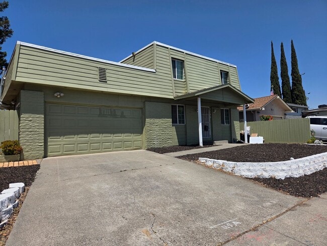 2788 Owens St in Fairfield, CA - Building Photo - Building Photo