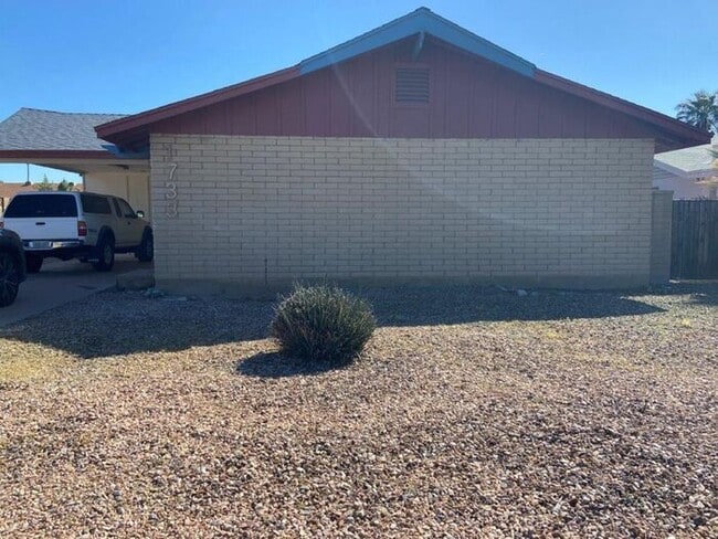 1733 E Campus Dr in Tempe, AZ - Building Photo - Building Photo