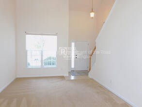 1017 Hawick Dr in High Point, NC - Building Photo - Building Photo