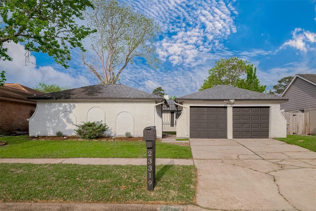 23319 Pennsgrove Rd in Spring, TX - Building Photo