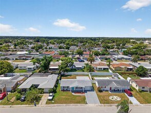 7104 Castanea Dr in Port Richey, FL - Building Photo - Building Photo