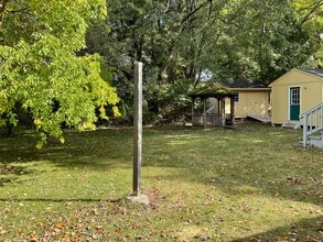 2 Eastview Dr in Vernon, CT - Foto de edificio - Building Photo