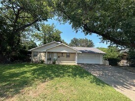 1735 14th St in Plano, TX - Building Photo