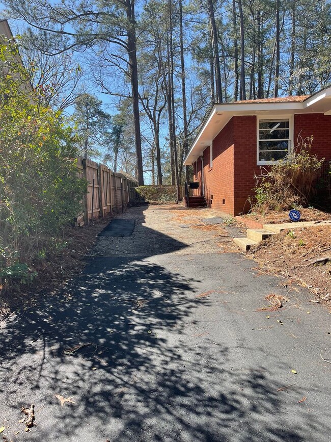 829 W Rowan St in Fayetteville, NC - Building Photo - Building Photo