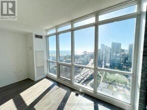 11 Brunel Ct in Toronto, ON - Building Photo - Building Photo