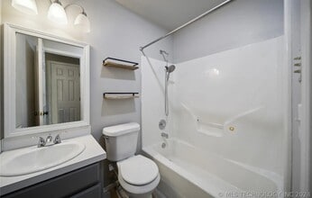 6217 S Elm Ave in Broken Arrow, OK - Building Photo - Building Photo