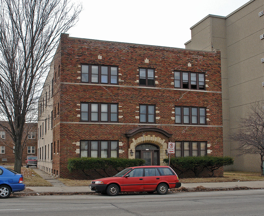 3817 National Ave in West Milwaukee, WI - Foto de edificio