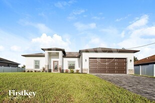 1424 NE 1st Ave in Cape Coral, FL - Building Photo