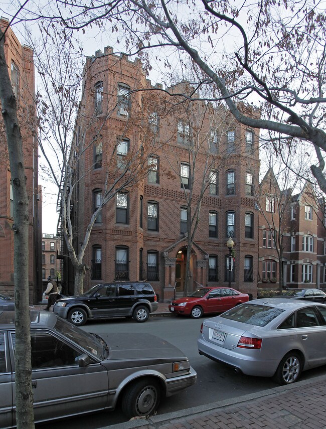 23 Wellington St in Boston, MA - Foto de edificio - Building Photo