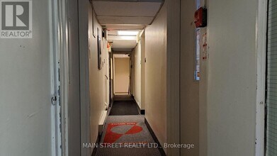 2588 A Yonge St in Toronto, ON - Building Photo - Building Photo