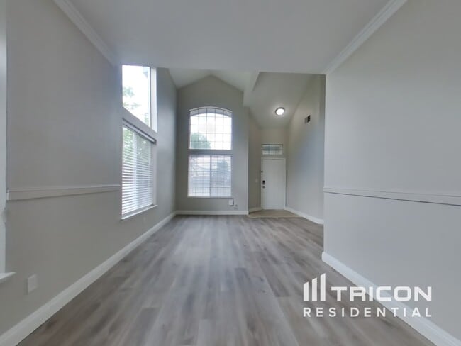 8704 Port Haywood Way in Sacramento, CA - Foto de edificio - Building Photo