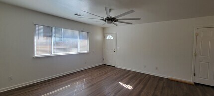 1033 North Blvd in Shasta Lake, CA - Building Photo - Building Photo