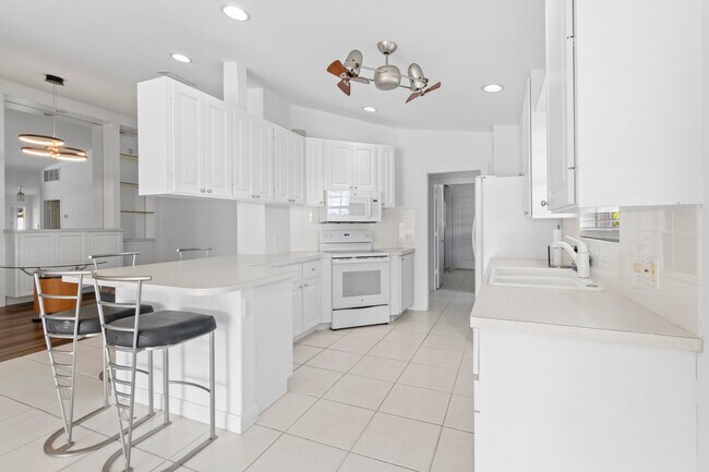 8270 Eleuthera Ln in West Palm Beach, FL - Foto de edificio - Building Photo