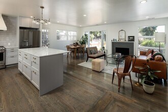 2626 Mcgarvey Ave in Redwood City, CA - Building Photo - Building Photo