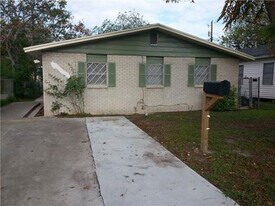 2734 Soledad St in Corpus Christi, TX - Building Photo