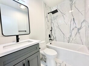 1541 Ocean Ave in Santa Monica, CA - Building Photo - Building Photo
