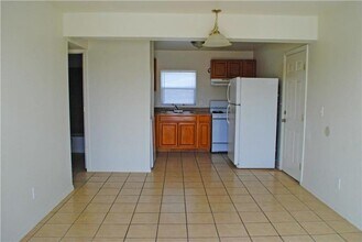 205 N Little Flower Rd in El Paso, TX - Building Photo - Building Photo