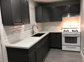 1211 Center Ln, Unit #2 in Los Banos, CA - Building Photo