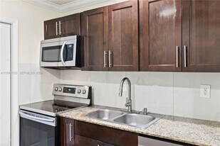 441 NE 30th St in Pompano Beach, FL - Building Photo