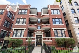 441 W Melrose St, Unit 2C in Chicago, IL - Building Photo