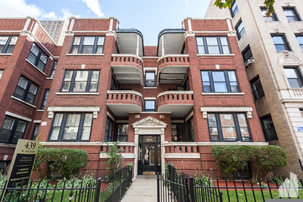 441 W Melrose St, Unit 3B in Chicago, IL - Foto de edificio