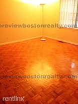 132 Lake Shore Rd-Unit -APT# 2- in Boston, MA - Foto de edificio - Building Photo