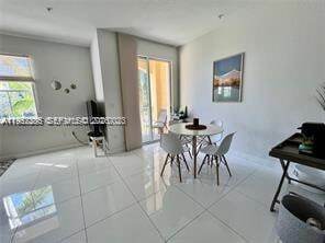 10012 NW 7th St, Unit 203 in Miami, FL - Building Photo - Building Photo