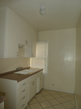 14207 Sylvan St in Los Angeles, CA - Building Photo - Building Photo