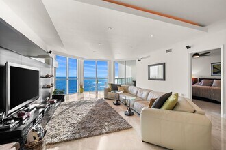 101 S Fort Lauderdale Beach Blvd, Unit 1702 in Fort Lauderdale, FL - Foto de edificio - Building Photo