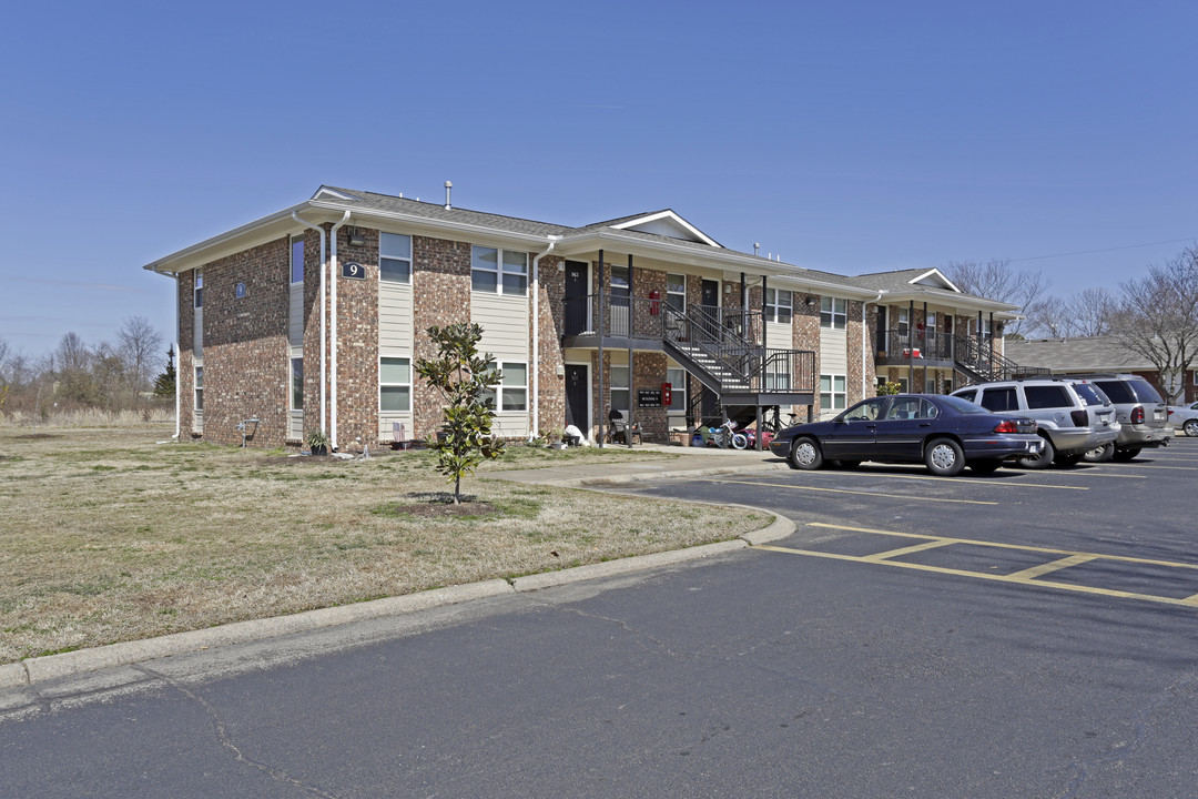 Meadow Park in Rogers, AR - Building Photo