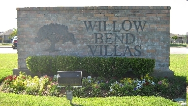 Willow Bend Villas in Hobbs, NM - Building Photo