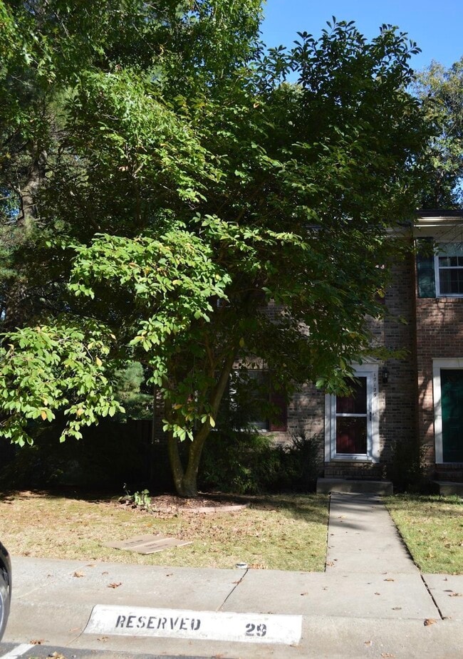 17129 Briardale Rd in Rockville, MD - Building Photo - Building Photo