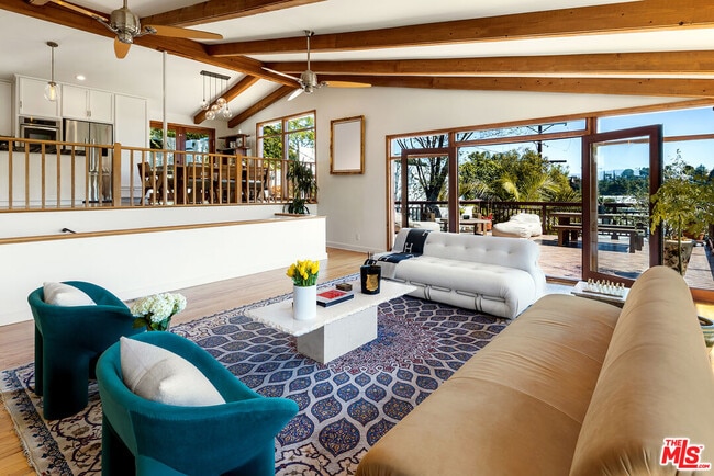 2251 Sunset Heights Dr in Los Angeles, CA - Building Photo - Building Photo