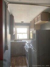 105 Oak St in Naugatuck, CT - Foto de edificio - Building Photo