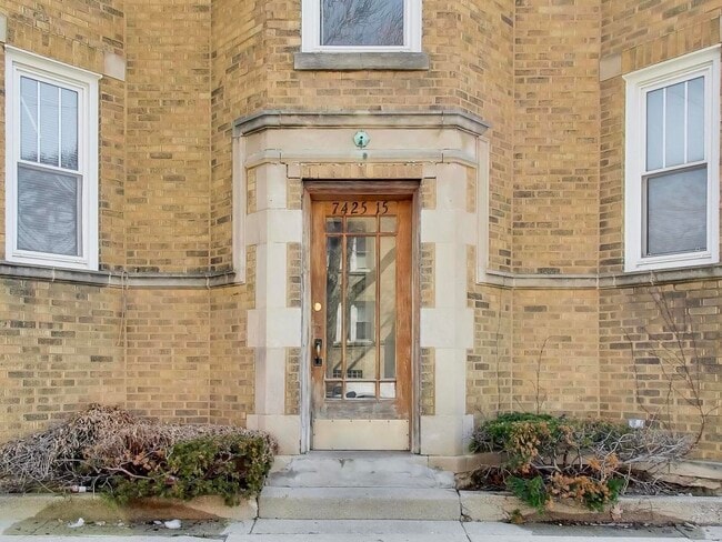 7425 N Campbell Ave in Chicago, IL - Building Photo - Building Photo