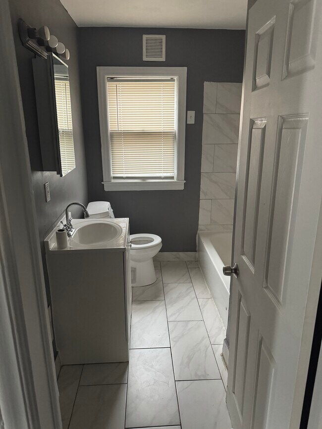 19568 Dresden St in Detroit, MI - Building Photo - Building Photo