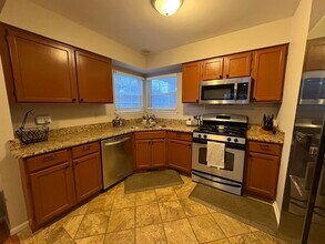 1267 Derby Ln in Mundelein, IL - Building Photo - Building Photo