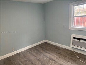 2118 N 19th Ave in Hollywood, FL - Building Photo - Building Photo