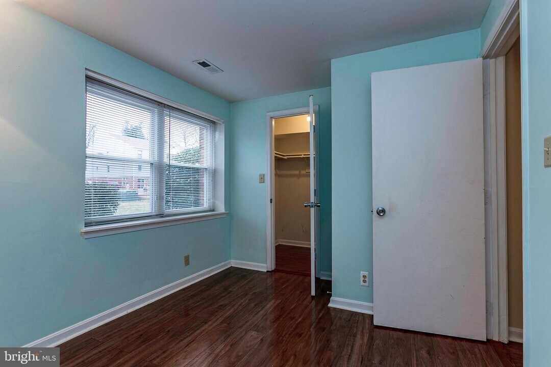 102 Chesterfield Ln-Unit -101 in Stafford, VA - Building Photo