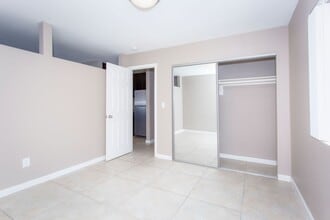 214 S 8th St in Las Vegas, NV - Building Photo - Building Photo