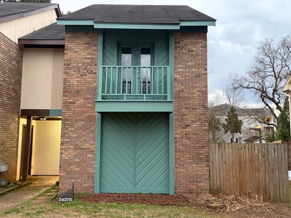 2437B River Oaks Blvd, Unit River Oaks Blvd in Jackson, MS - Building Photo