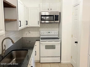 1110 Westlynne Place in Glenview Manor, KY - Building Photo - Building Photo