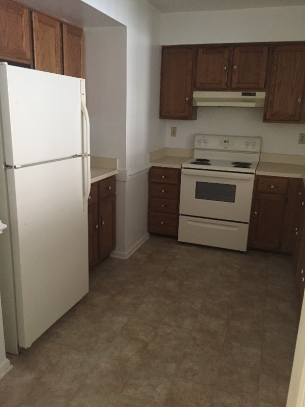 728 Kennesaw Ct in Virginia Beach, VA - Foto de edificio - Building Photo