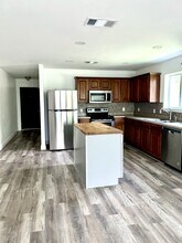 529 W Metcalfe St in Hutto, TX - Building Photo - Building Photo