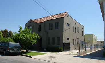 1172 N Ardmor Ave in Los Angeles, CA - Building Photo - Building Photo