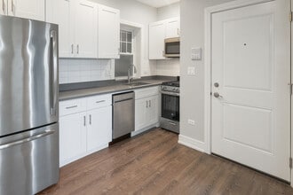 6037 N Winthrop Ave in Chicago, IL - Building Photo - Building Photo